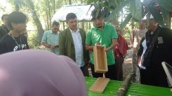 Mahasiswa KKN Unizar Mataram Galakkan Budidaya Madu Trigona di Desa Bilebante