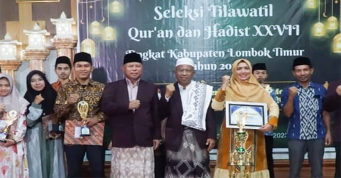 Bupati Lotim foto bersama juara STQH XXVII Tingkat Kabupaten Lombok Timur.