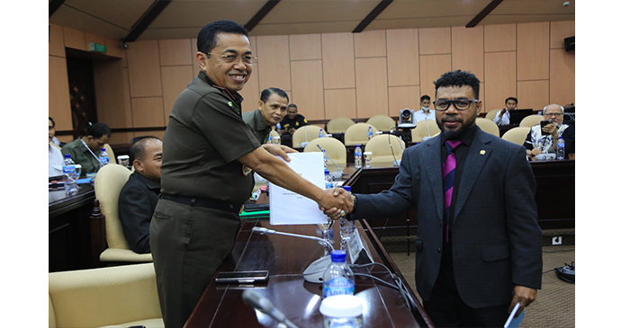 Senator DPD RI asal Provinsi Papua Barat, Dr Filep Wamafma