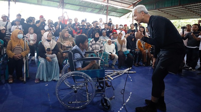 Ganjar Pranowo Berdialog dengan Disabilitas
